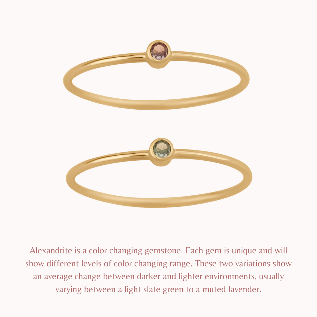 Anillo pequeño con piedra natal de junio: alejandrita