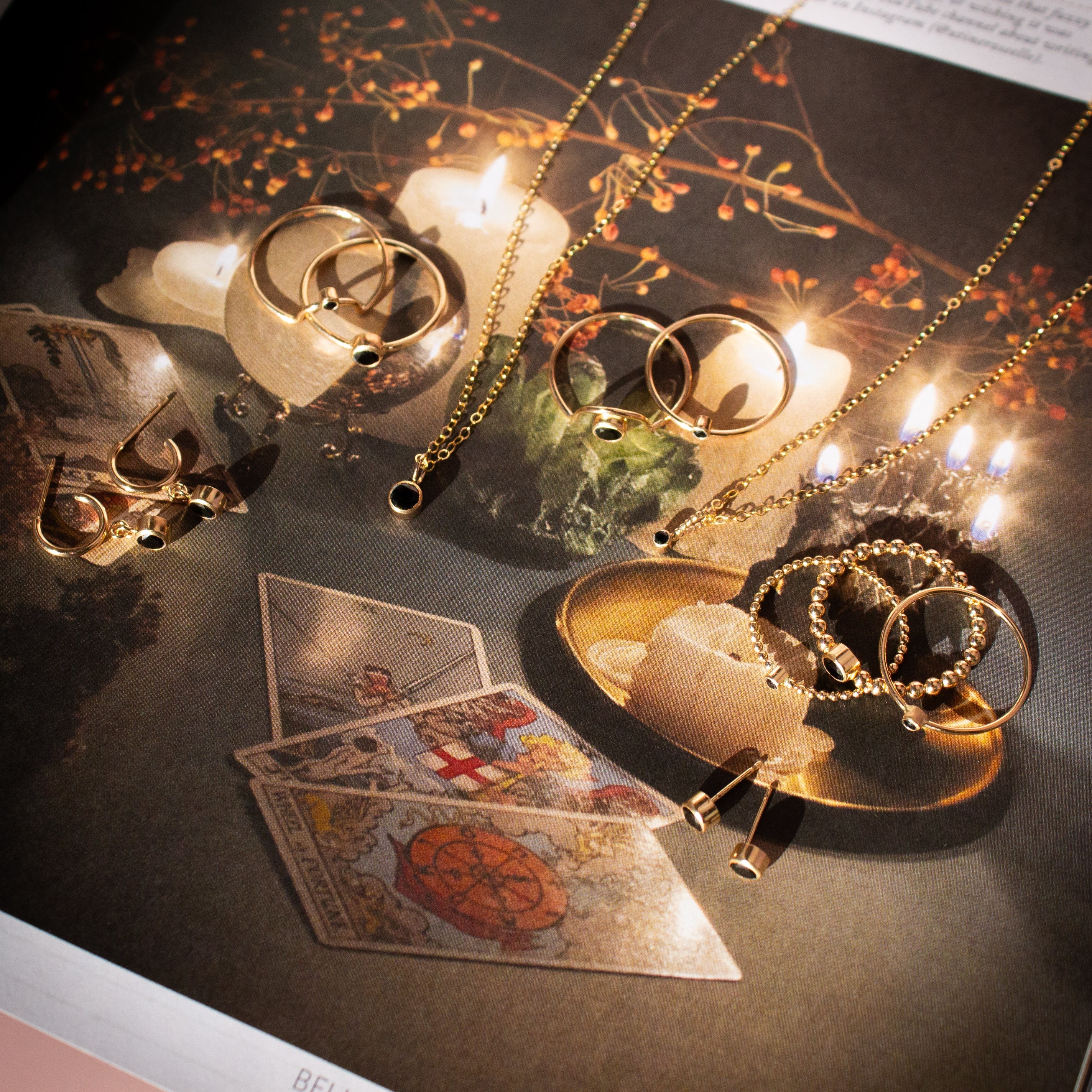 Anillo de arco de piedras preciosas • Ónix negro