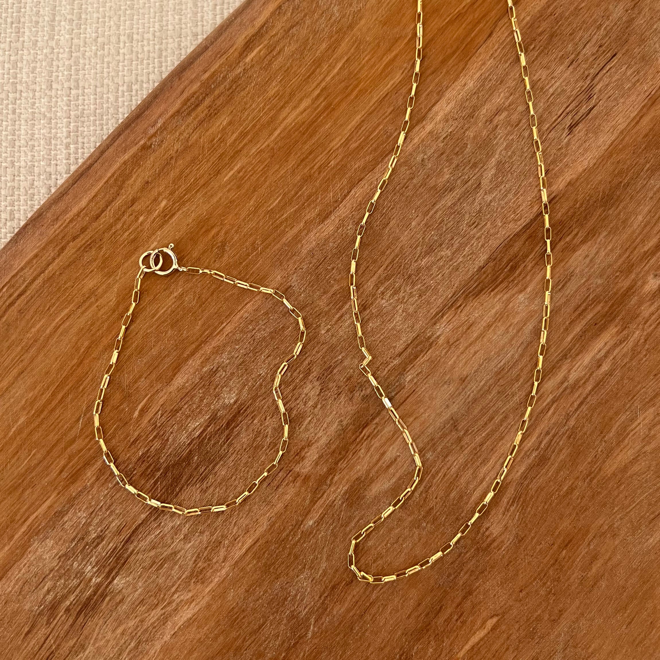 Collar de cadena con clip de papel