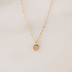 Collar de flor de nacimiento diminuta