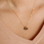 Collar de flor de nacimiento diminuta